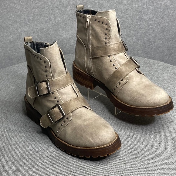 Very G Women's Ankle Boots Tan Taupe Studded Buckle Moto Booties Size 8.5 - Picture 1 of 8